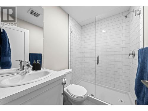 115-1951 Qu'Appelle Blvd, Kamloops, BC - Indoor Photo Showing Bathroom