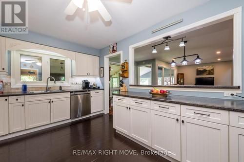 1032 Cowbell Lane, Gravenhurst, ON - Indoor Photo Showing Kitchen