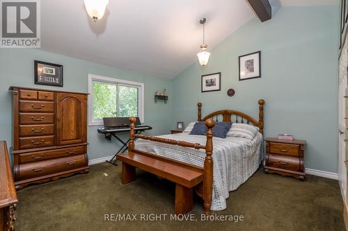 1032 Cowbell Lane, Gravenhurst, ON - Indoor Photo Showing Bedroom