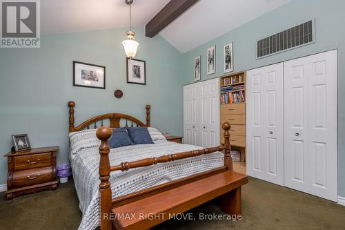 1032 Cowbell Lane, Gravenhurst, ON - Indoor Photo Showing Bedroom