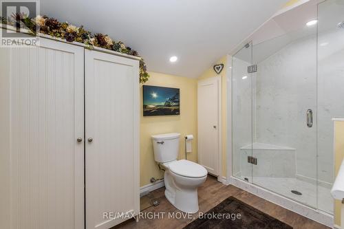 1032 Cowbell Lane, Gravenhurst, ON - Indoor Photo Showing Bathroom