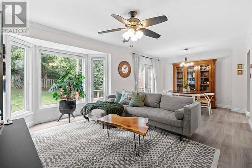 145 Ironwood Road, Guelph (Hanlon Creek), ON - Indoor Photo Showing Living Room