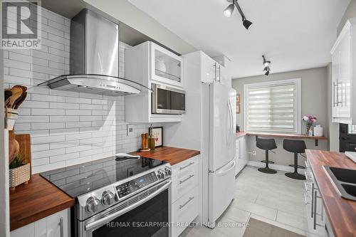 145 Ironwood Road, Guelph (Hanlon Creek), ON - Indoor Photo Showing Kitchen With Upgraded Kitchen