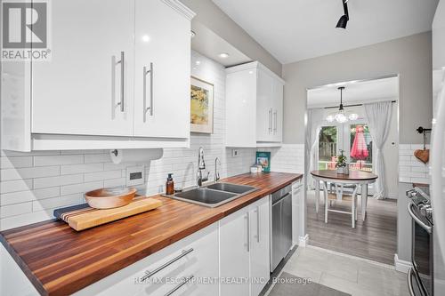 145 Ironwood Road, Guelph (Hanlon Creek), ON - Indoor Photo Showing Kitchen With Double Sink