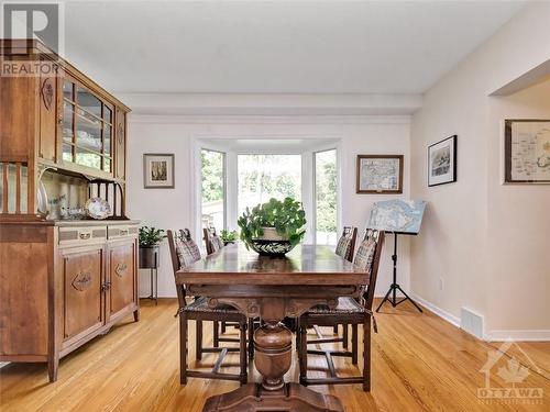 Large bay window - 1820 Dunkirk Crescent, Ottawa, ON - Indoor Photo Showing Dining Room