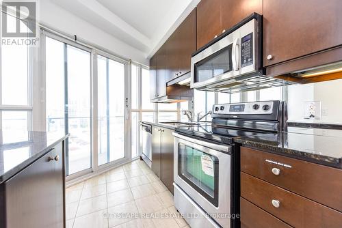 610 - 50 Absolute Avenue, Mississauga (City Centre), ON - Indoor Photo Showing Kitchen