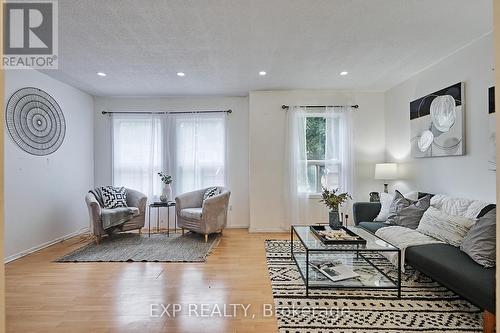 67 - 200 Murison Boulevard, Toronto (Malvern), ON - Indoor Photo Showing Living Room