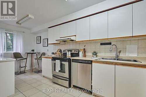 67 - 200 Murison Boulevard, Toronto (Malvern), ON - Indoor Photo Showing Kitchen With Double Sink