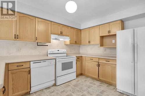 Classic oak cabinets - 1 - 515 Proudfoot Lane, London, ON - Indoor Photo Showing Kitchen