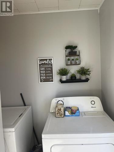 375 A & B Creston Boulevard, Marystown, NL - Indoor Photo Showing Laundry Room