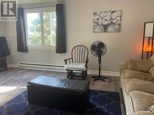 375 A & B Creston Boulevard, Marystown, NL - Indoor Photo Showing Living Room