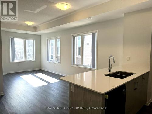 Th234 - 121 Honeycrisp Crescent, Vaughan, ON - Indoor Photo Showing Kitchen With Double Sink