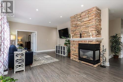 78 Fairway Crescent, Wasaga Beach, ON - Indoor Photo Showing Living Room With Fireplace