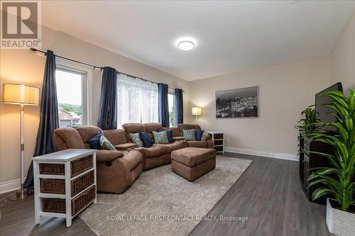 78 Fairway Crescent, Wasaga Beach, ON - Indoor Photo Showing Living Room