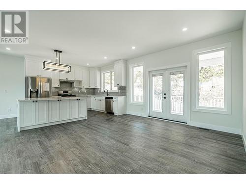 2737 Peregrine Way, Merritt, BC - Indoor Photo Showing Kitchen With Upgraded Kitchen