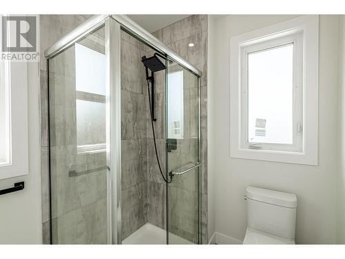 2737 Peregrine Way, Merritt, BC - Indoor Photo Showing Bathroom