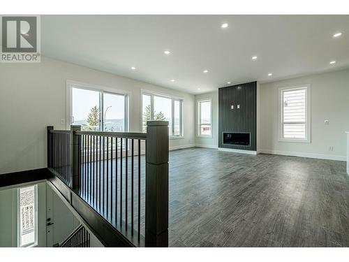 2737 Peregrine Way, Merritt, BC - Indoor With Fireplace