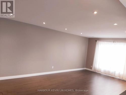 24 Parkdene Court, Toronto (L'Amoreaux), ON - Indoor Photo Showing Other Room