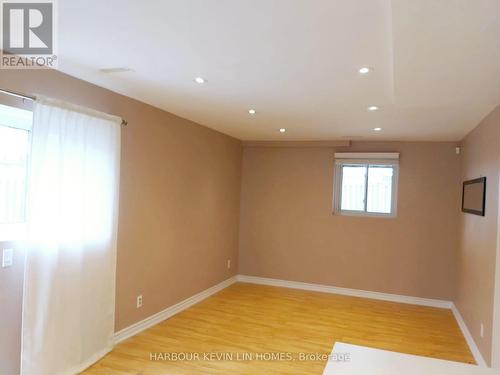 24 Parkdene Court, Toronto (L'Amoreaux), ON - Indoor Photo Showing Other Room