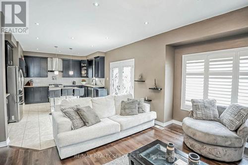 65 Lola Crescent, Brampton (Northwest Brampton), ON - Indoor Photo Showing Living Room