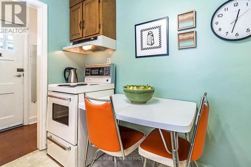 55 Twelfth Street, Toronto (New Toronto), ON - Indoor Photo Showing Kitchen