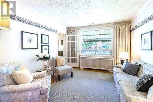 55 Twelfth Street, Toronto (New Toronto), ON - Indoor Photo Showing Living Room