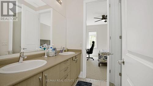 8 Coach House Court, Brampton, ON - Indoor Photo Showing Bathroom