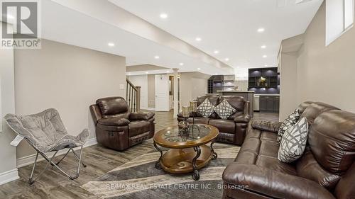 8 Coach House Court, Brampton (Credit Valley), ON - Indoor Photo Showing Living Room