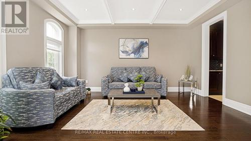 8 Coach House Court, Brampton, ON - Indoor Photo Showing Living Room