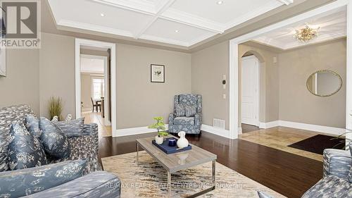 8 Coach House Court, Brampton (Credit Valley), ON - Indoor Photo Showing Living Room