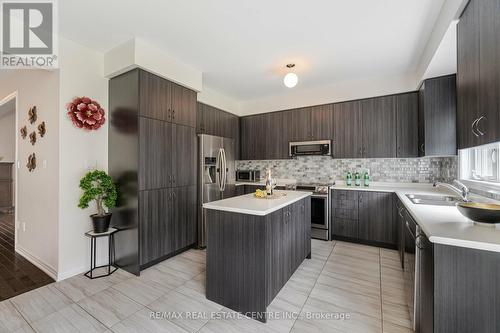 1304 Harrington Street, Innisfil, ON - Indoor Photo Showing Kitchen With Upgraded Kitchen