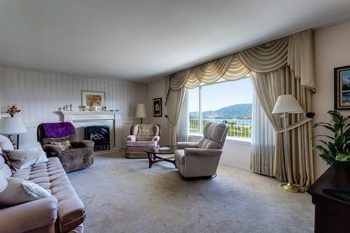 11843 Daniel Drive, Lake Country, BC - Indoor Photo Showing Living Room With Fireplace