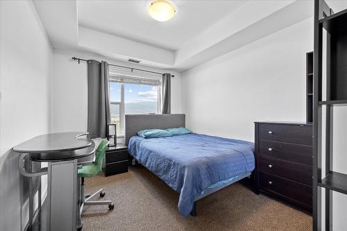 301-975 Academy Way, Kelowna, BC - Indoor Photo Showing Bedroom