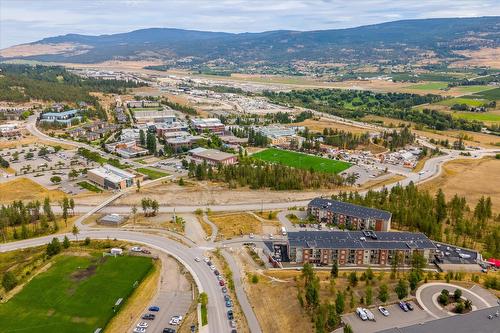 301-975 Academy Way, Kelowna, BC - Outdoor With View