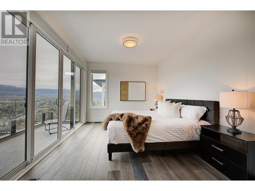 737 Highpointe Drive, Kelowna, BC - Indoor Photo Showing Bedroom