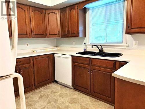 1314 Millwood Avenue, Brockville, ON - Indoor Photo Showing Kitchen With Double Sink