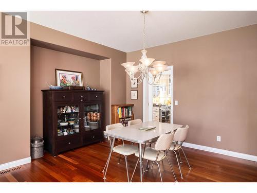 843 Woodhaven Court, Kelowna, BC - Indoor Photo Showing Dining Room