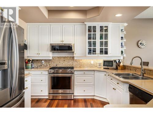 843 Woodhaven Court, Kelowna, BC - Indoor Photo Showing Kitchen With Double Sink