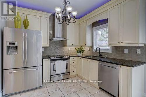 23 Whitbread Crescent, Ajax (Northeast Ajax), ON - Indoor Photo Showing Kitchen With Upgraded Kitchen