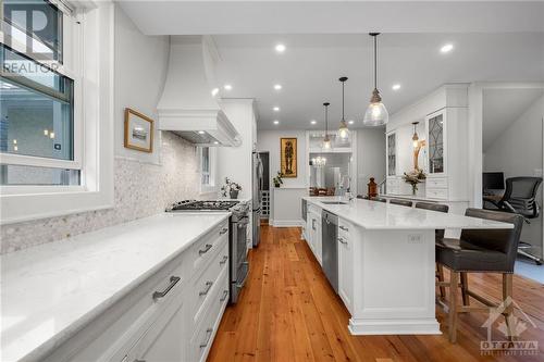 1130 O'Grady Street, Ottawa, ON - Indoor Photo Showing Kitchen With Upgraded Kitchen