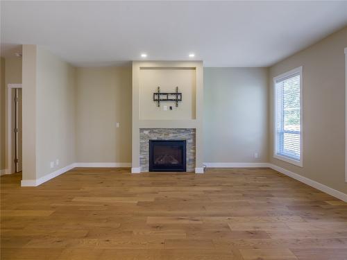 136-1675 Penticton Avenue, Penticton, BC - Indoor With Fireplace