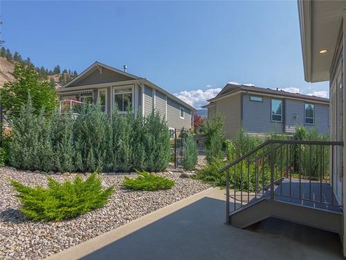 136-1675 Penticton Avenue, Penticton, BC - Outdoor