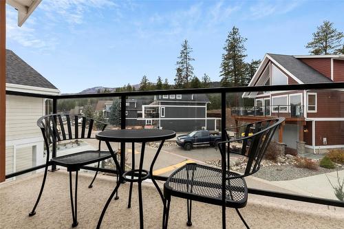 6953 Terazona Drive, Kelowna, BC - Outdoor With Exterior