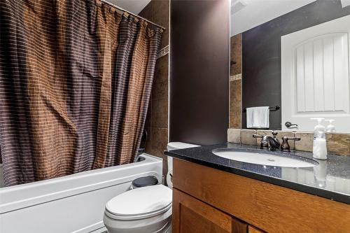 6953 Terazona Drive, Kelowna, BC - Indoor Photo Showing Bathroom