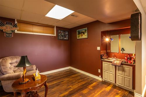 8517 Tomlin Street, Summerland, BC - Indoor Photo Showing Other Room