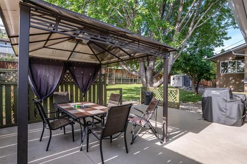 8517 Tomlin Street, Summerland, BC - Outdoor With Deck Patio Veranda With Exterior