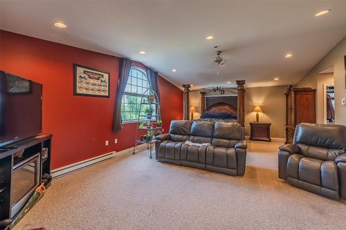 8517 Tomlin Street, Summerland, BC - Indoor