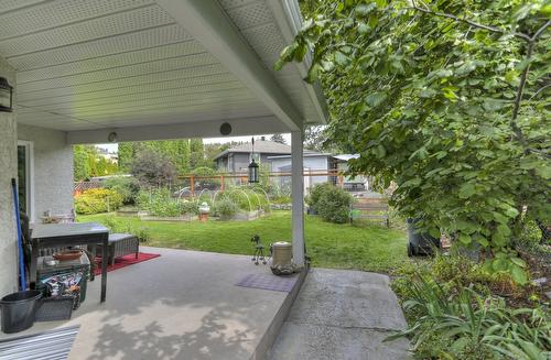 1749 Highland Drive, Kelowna, BC - Outdoor