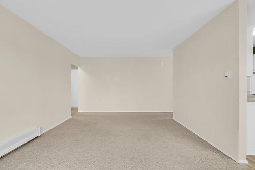 301-150 Scarboro Road, Kelowna, BC - Indoor Photo Showing Other Room