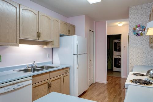 216-3163 Richter Street, Kelowna, BC - Indoor Photo Showing Kitchen With Double Sink